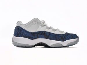 Air Jordan 11 Low ‘Navy Sneakeskin’