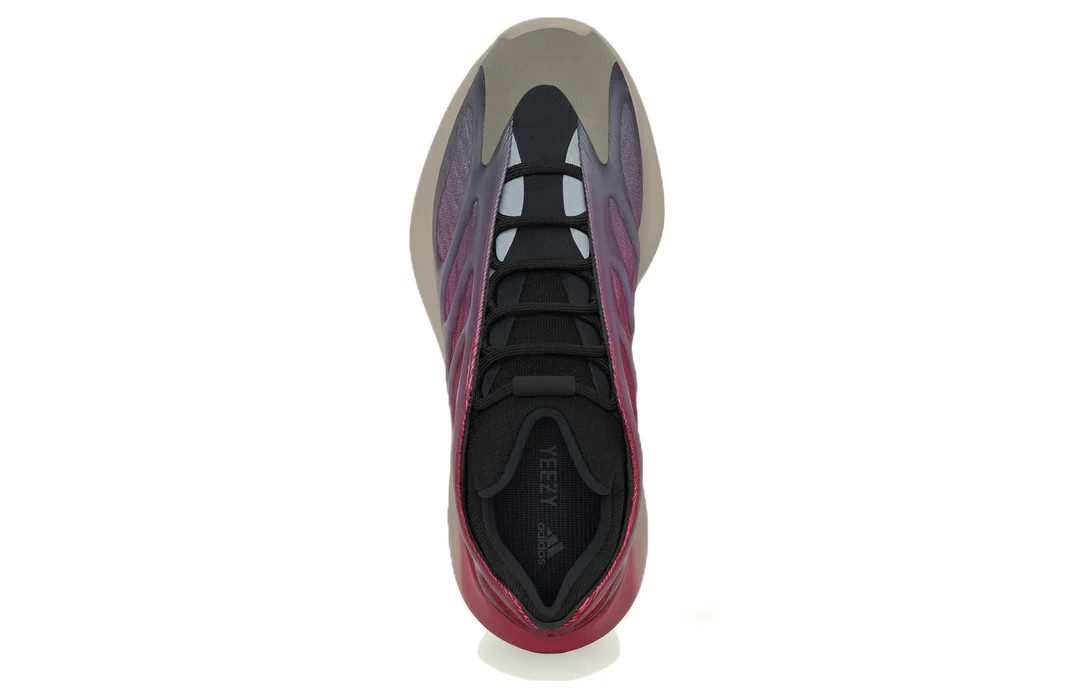 Yeezy 700 V3 'Fade Carbon' - Imagen 4