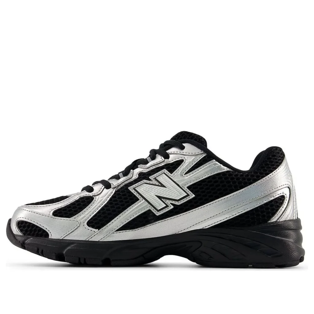 740 'Black Metallic Silver'