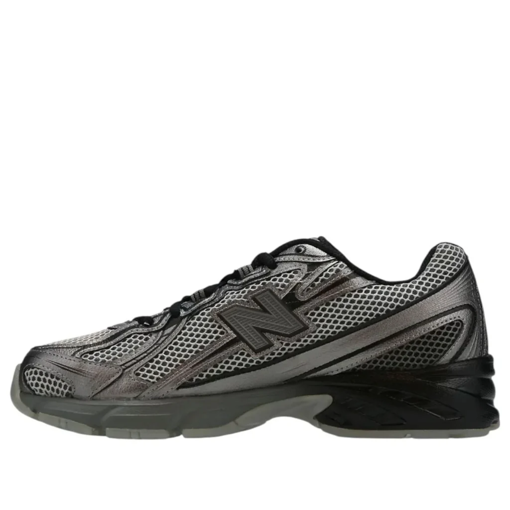 740 'Dark Silver Metallic'