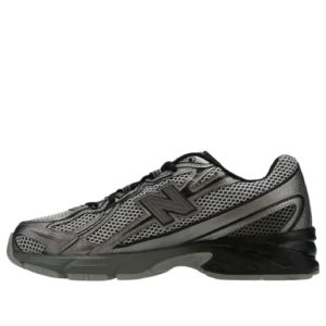 740 ‘Dark Silver Metallic’