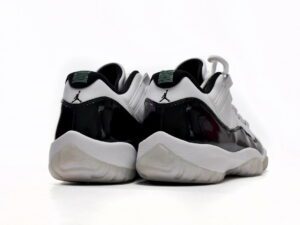 Air Jordan 11 Low-04
