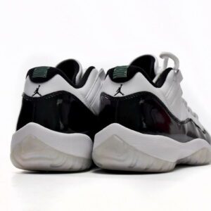 Air Jordan 11 Low-04