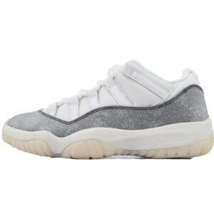 Air Jordan 11 Low-09