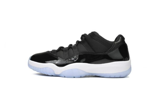 Air Jordan 11 Low-12