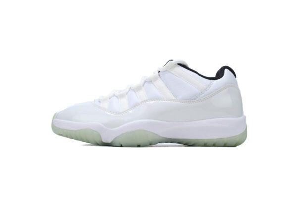 Air Jordan 11 Low-15