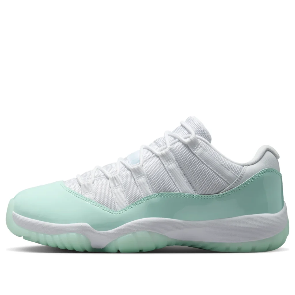 Air Jordan 11 Low 'Igloo'