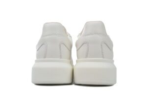 Oversized sneaker-02