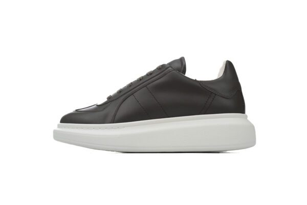 Oversized sneaker-05