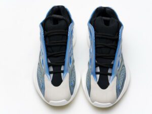 Yeezy 700 v3-01
