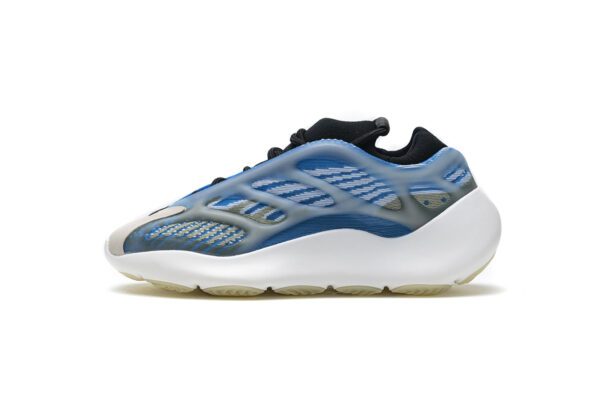 Yeezy 700 v3-01