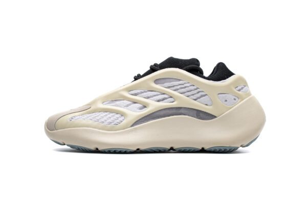 Yeezy 700 v3-02