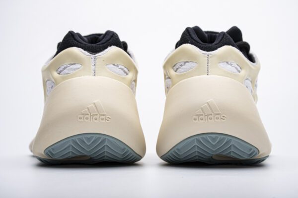 Yeezy 700 v3-02 - Imagen 3