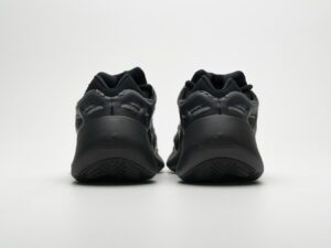 Yeezy 700 v3-03