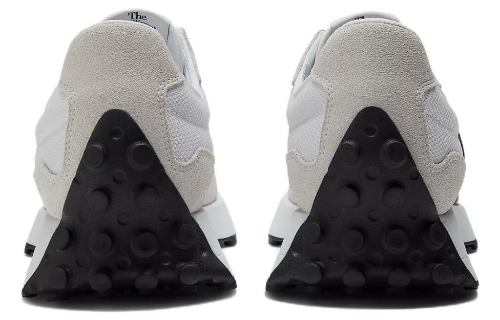 327 'White Black' (foto 4)