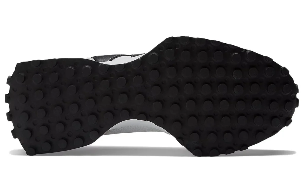 327 'White Black' (foto 3)