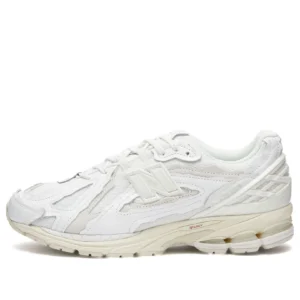 1906R ‘Protection Pack White’