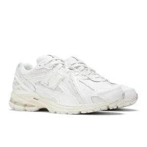 1906R ‘Protection Pack White’