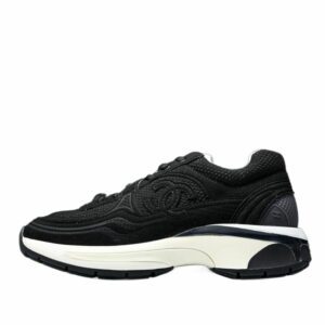 Runner ‘Triple Black’