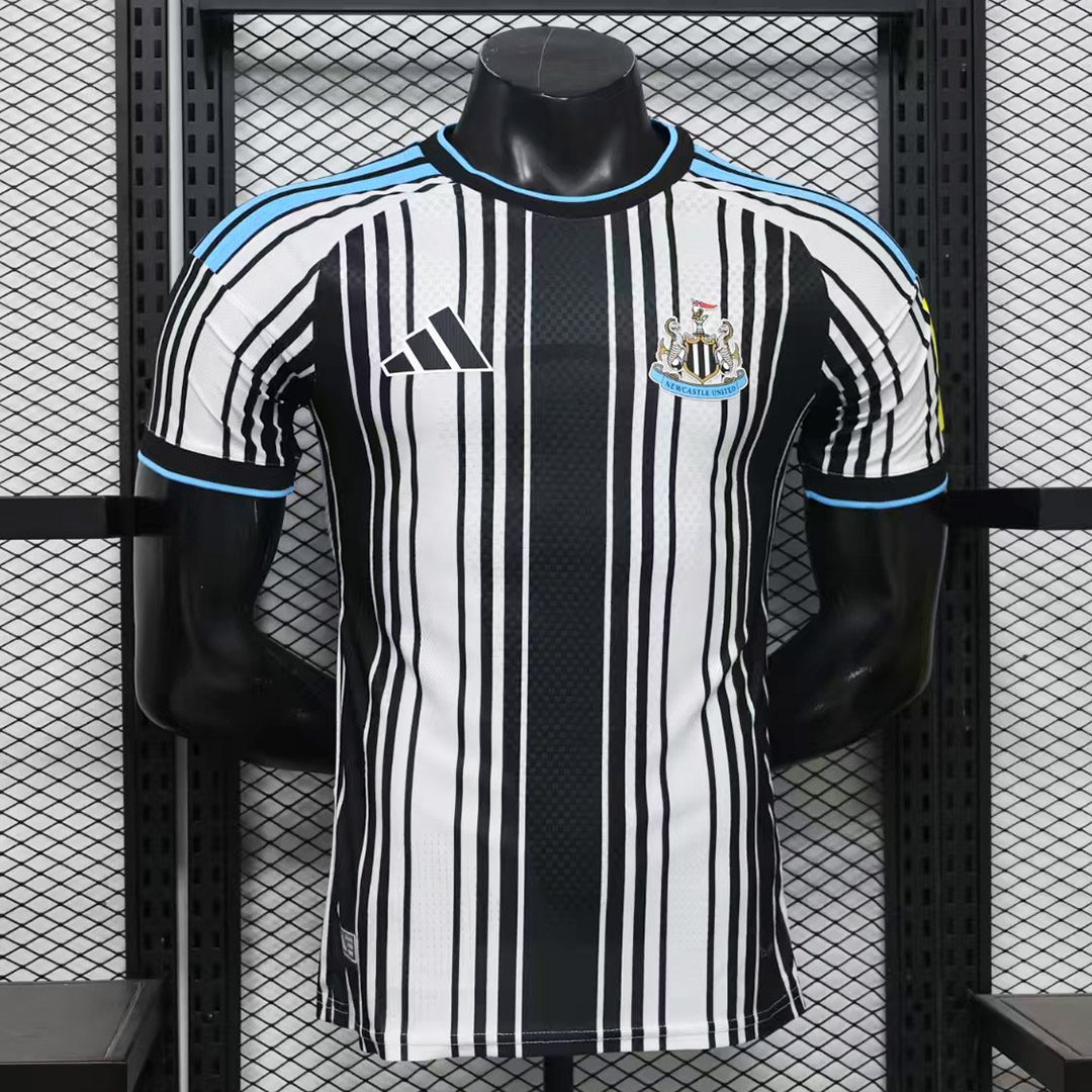 Newcastle United 1º Equipación Jugador 26/27